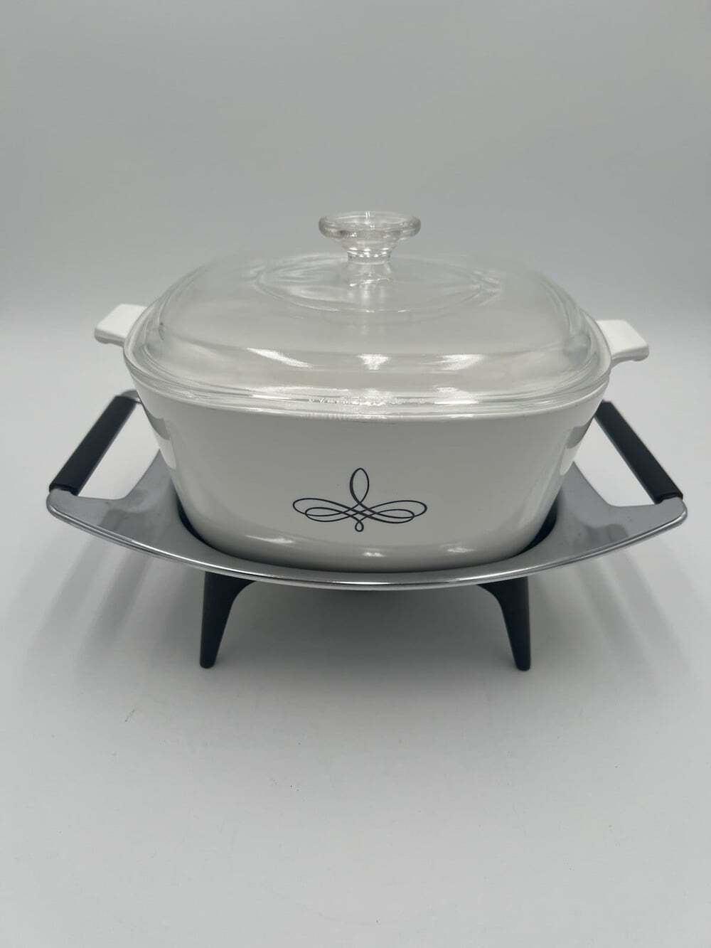 Vintage Corning Ware Black Trefoil 2.5 Qt Casserole Pyrex Lid Warming Stand - Picture 7 of 7
